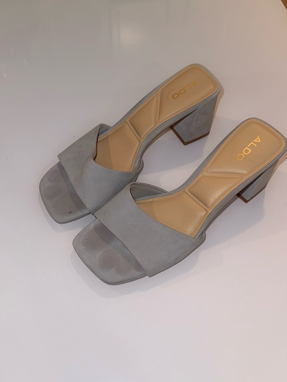 ALDO po Women's Baby Blue Suede Block Heel Slide Sandals Size 7